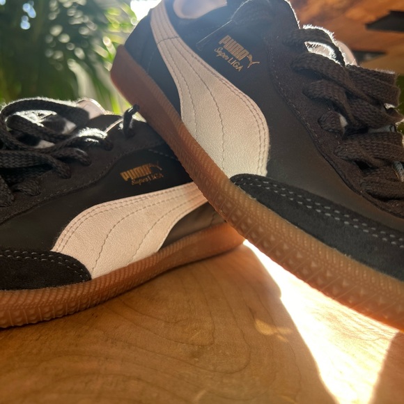 Puma Black and White Sneakers - Picture 4 of 4